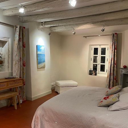 Bed and Breakfast Ermitage Notre Dame De Vacquieres Noves Exterior foto